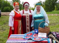 Sabantuy-2016-yarmarka-umel'tsev-588-Bastanovo